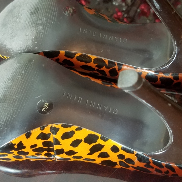 Gianni Bini Cheetah print Peeptoe leather heels - Picture 7 of 10